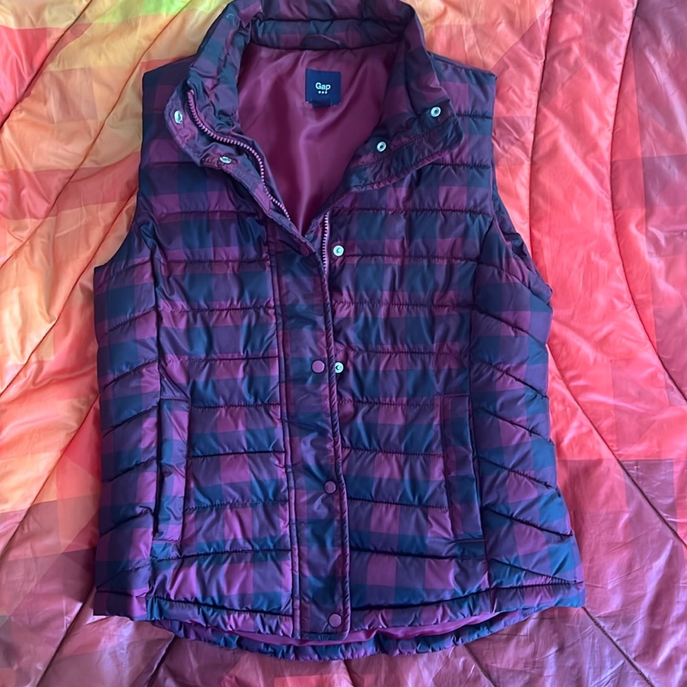 Button/zipper vest